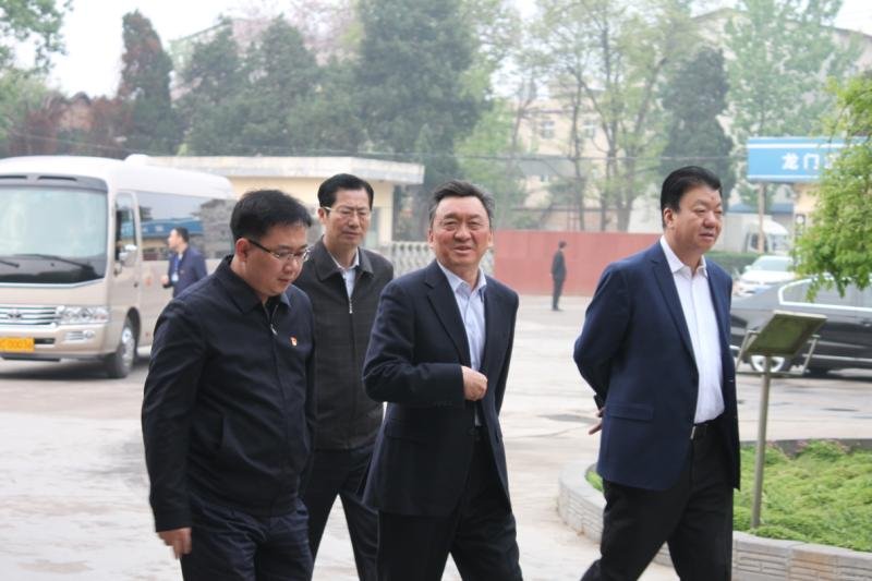 河南省人大常委副主任、省总工会主席王保存一行到我院调研指导工作