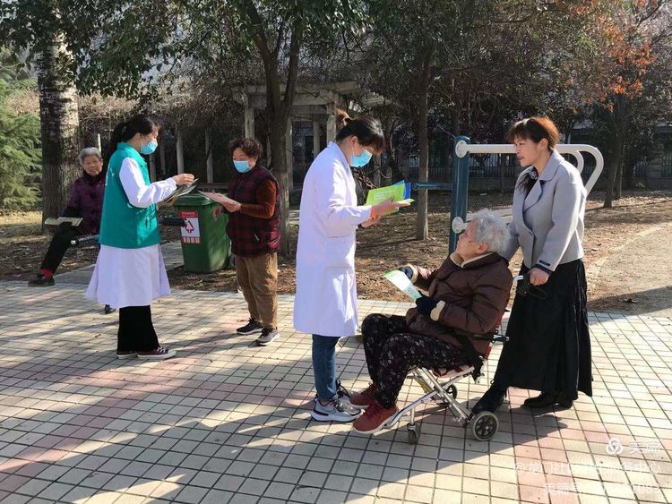 弘扬雷锋精神，爱心义诊暖人心