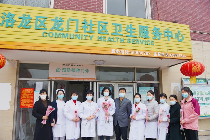 致敬巾帼力量，院领导“三八”妇女节慰问女职工