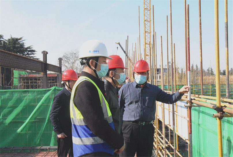 省总工会党组书记、常务副主席寇武江一行现场调研龙门疗养院改造提升项目