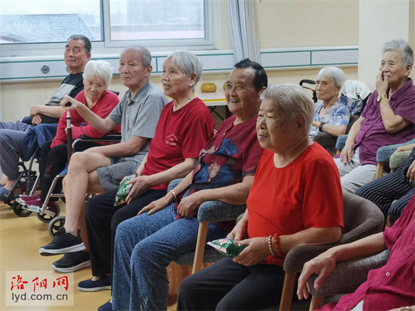 河南省工人龙门疗养院：积极开展健康活动 提升老人保健意识