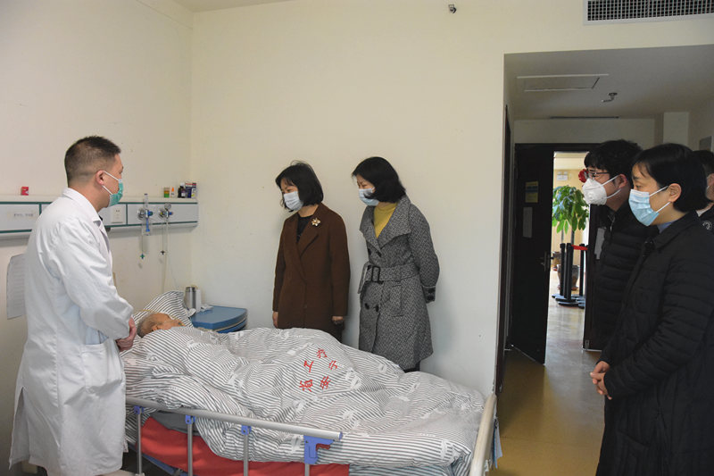 龙门疗养院春节走访慰问生活困难党员、老党员、老干部